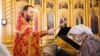 Священник, поддержавший Навального, "оскорбил" верующих 