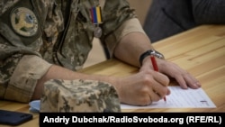 9 листопада, в День української писемності та мови, в Україні традиційно пишуть радіодиктант національної 
