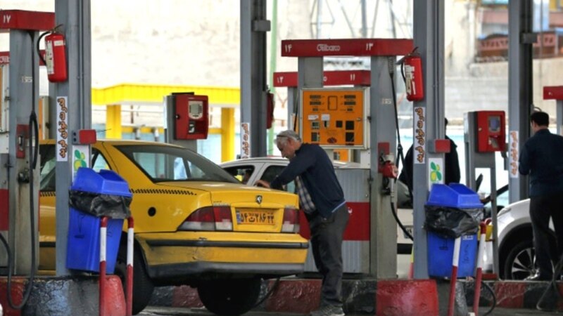 روزنامه دولتی «ایران» صادرات بنزین با کمتر از نصف قیمت را تایید کرد