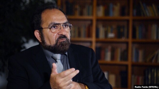 Former Iranian spy Abolghasem Mesbahi speaking to Radio Farda in an interview.