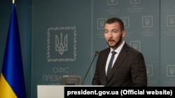 Він додав, що кошти зможуть отримати «всі українці, які пройшли повний курс вакцинації… до 19 грудня і після»