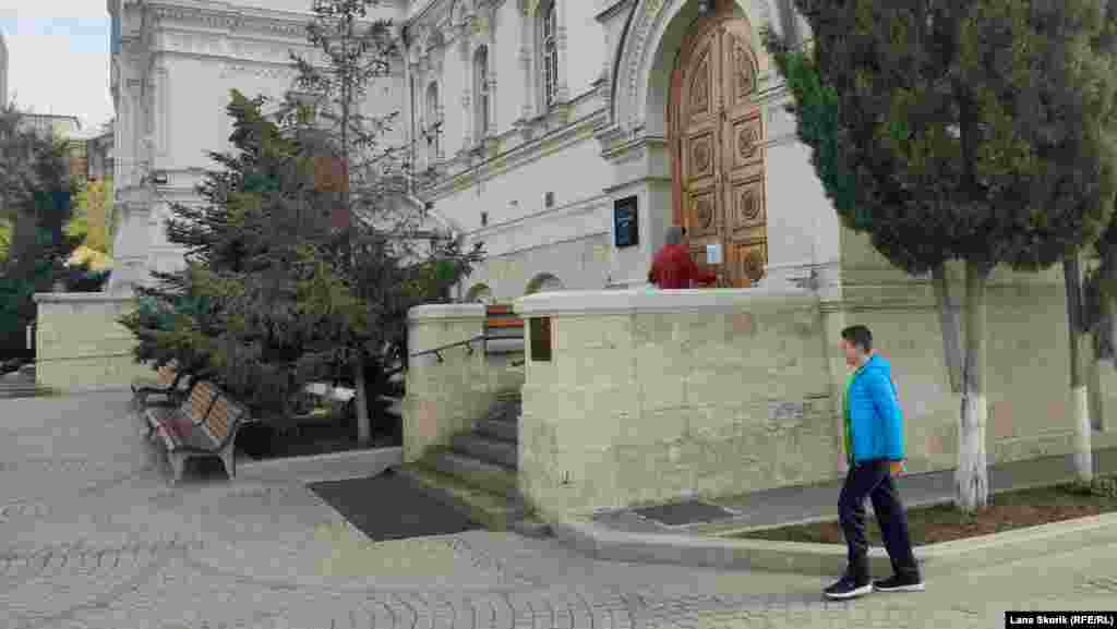 В церквях Севастополя проходят богослужения. На фото &ndash; Покровский собор на улице Большой Морской