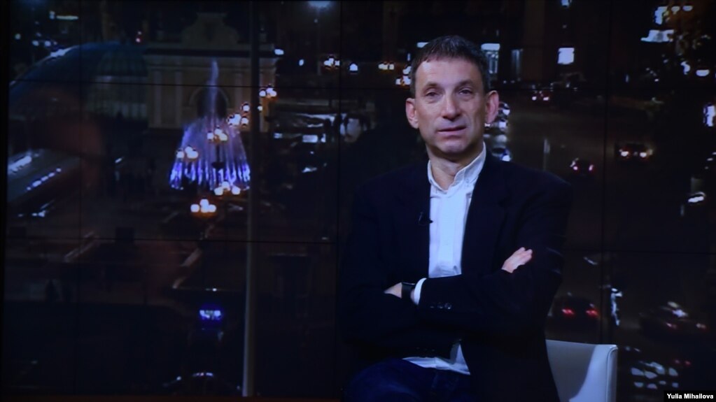 Віталій Портніков – журналіст і політичний оглядач, співпрацює з Радіо Свобода з 1991 року