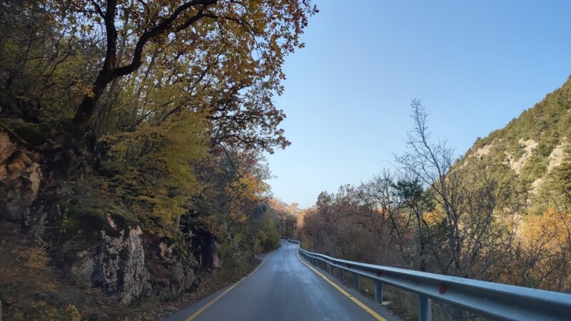 Горная дорога из Байдарской долины к селу Колхозное | Крымское фото дня