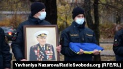 Поховали Івана Залужного на Осипенківському цвинтарі Запоріжжя, де покоїться його онук Іван Гутник-Залужник