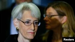 U.S. Under Secretary of State for Political Affairs Wendy Sherman has called on Iran to make the "right choice" as nuclear talk deadline looms.