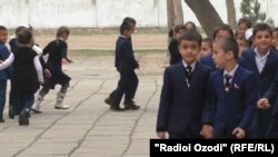 The Tajik Constitution prescribes that children start school on September 1, which this year coincides with a major Muslim holiday. (file photo)