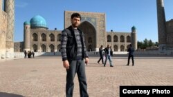 دلیر شریفاف، ژورنالیست تاجکستانی