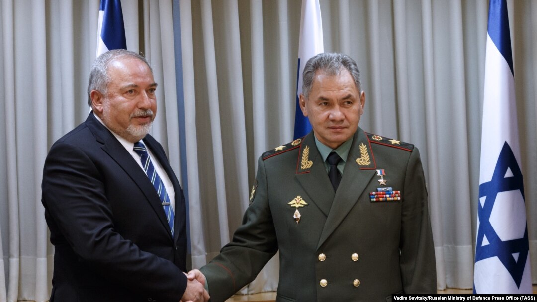 Avigdor Lieberman i Sergej Šojgu u Tel Avivu 16. oktobra 2017.