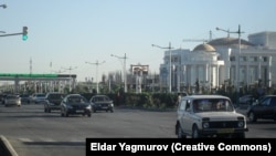 نمایی از شهر ترکمن‌آباد در ترکمنستان