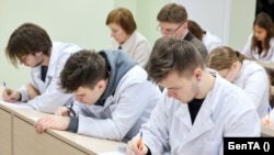 Дыктоўка ў Горадзенскім дзяржаўным мэдычным унівэрсытэце, фота БелТА