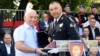 The current commander of the gendarmerie, Dejan Lukovic (right), praised Goran Radosavljevic’s work as he handed him a plaque on June 30 in Novi Sad.