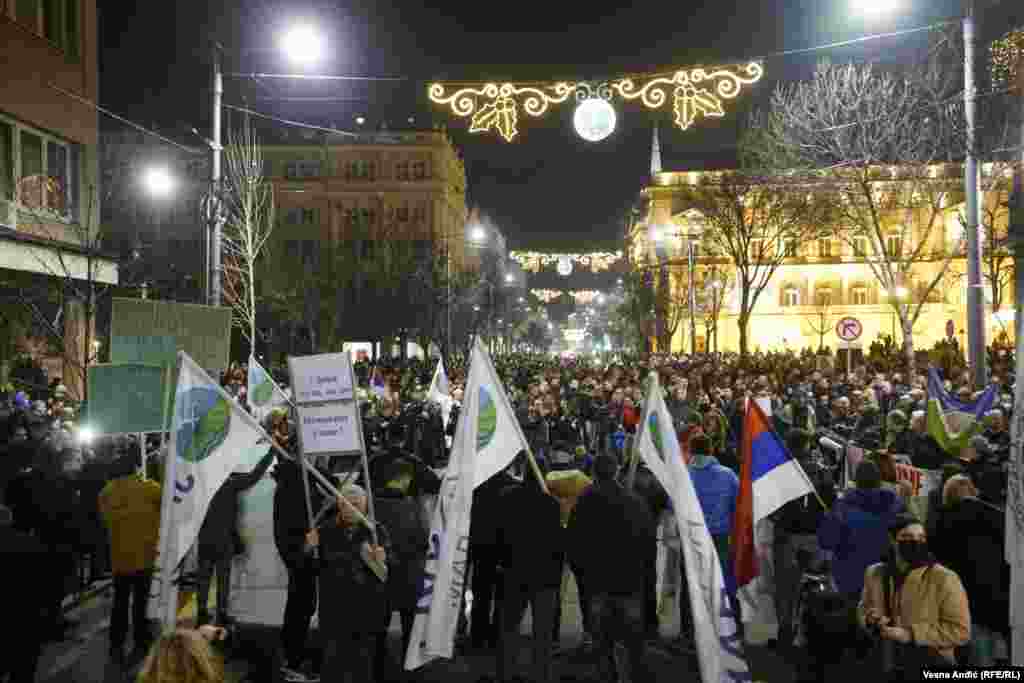 Четврта недела по ред како еколошки активисти организираат протест во центарот на Белград.