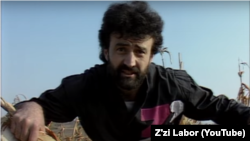 Janicsák István zuglói induló, a nyolcvanas évekbeli Z’zi Labor együttes frontembere egykori klipjükben