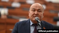 Депутат от фракции «Кыргызстан Ата-Журт» Женишбек Токторбаев.