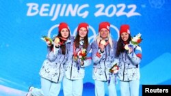 Российские лыжницы – участницы эстафетной гонки 4х5 километров на Олимпиаде, Пекин, 12 февраля 2022 года 