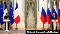 În ciuda numeroasele convorbiri telefonice și a vizitei la Kremlin, Emmanuel Macron nu a reușit să evite pașii făcuți de Rusia împotriva independenței teritoriale a Ucrainei.