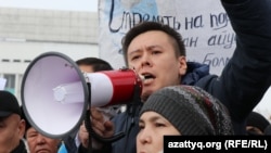 Kazakh oppositionist Zhanbolat Mamai (file photo)
