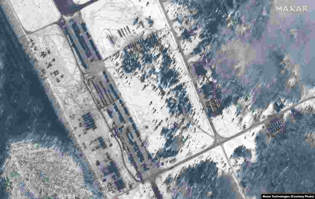 A new deployment of troops, vehicles, and helicopters was identified on February 10 at the Zyabrovka airfield near Homel, Belarus, less than 25 kilometers from the border with Ukraine.