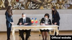 Premierii Moldovei și României, Natalia Gavrilița și Nicolae Ciucă, au semnat mai multe acorduri la ședința comună a guvernelor lor care a avut loc la Chișinău în 11 februarie 2022