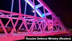Военная техника на Крымском мосту (февраль 2022 года)