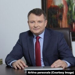 Florin Hozoc este în prezent managerul unei companii specializate în comerțul cu produse farmaceutice și dispozitive medicale.