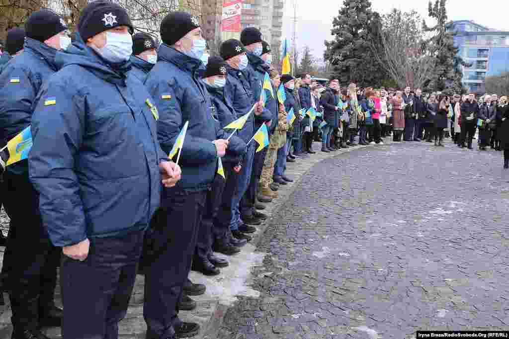 До Дня єднання Закарпатська обласна рада ухвалила рішення виділити 4 мільйони гривень на покращення матеріально-технічного забезпечення та інші заходи для підготовки підрозділів територіальної оборони регіону