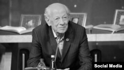 Академик Эдвард Ртвеладзе (сурат Ўзбекистон маданий меросини ўрганиш, сақлаб қолиш ва оммалаштириш бўйича бутунжаҳон жамияти телеграм-каналидан олинди)