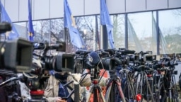 Gazetarët duke përcjell një ngjarje në Qeverinë e Kosovës. Fotografi ilustruese nga arkivi. 