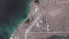 Десятки российских вертолетов замечены вблизи озера Донузлав в Крыму – спутниковый снимок