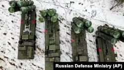 Системы ПВО С-400 на полигоне в Брестской области во время российско-белорусских учений "Мужество союза-2022" 10 февраля 2022 года