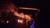У Києві загасили пожежу після влучання уламків ракети в житловий будинок – КМДА