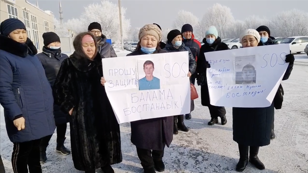 В Усть-Каменогорске родные задержанных по январским событиям обратились с  требованиями к властям