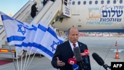 نخست‌وزیر اسرائیل پیش از عزیمت به بحرین، در فرودگاه بن‌گوریون در نزدیکی تل آویو