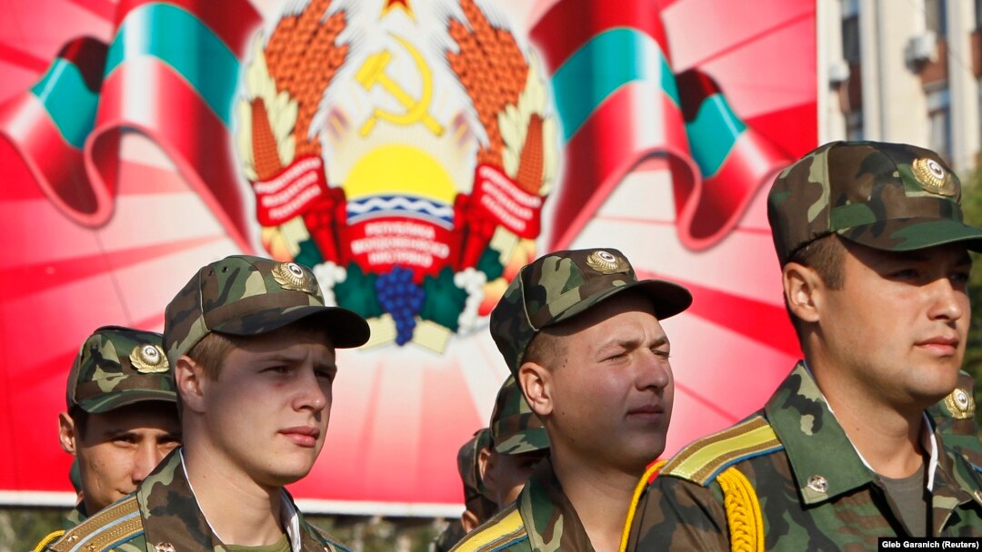 În Transnistria există deja un efectiv de aproximativ 1.500 de soldați ruși. Serviciile secrete ucrainene se tem că există riscul ca rușii să atace aerian regiunea separatistă. 