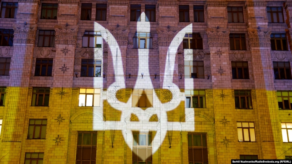 Підсвічення будівлі КМДА. Київ, 16 лютого
