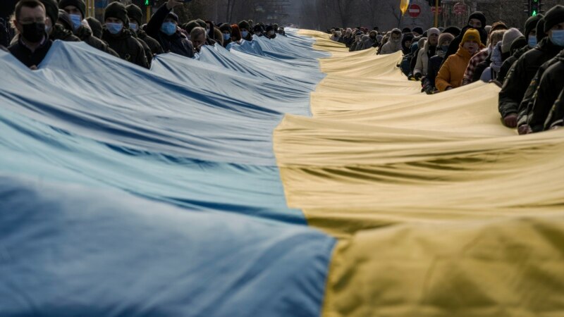 Ukrainasit shënojnë Ditën e Unitetit 