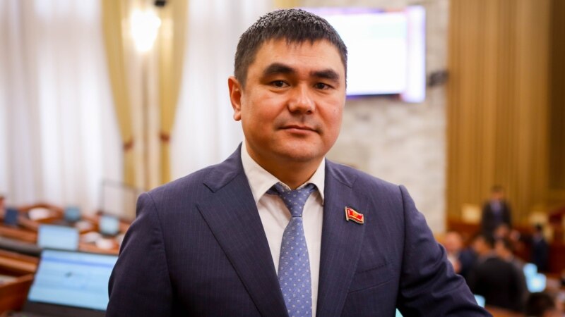 Депутат Айбек Осмонов мандатын тапшыруу боюнча арыз жазды