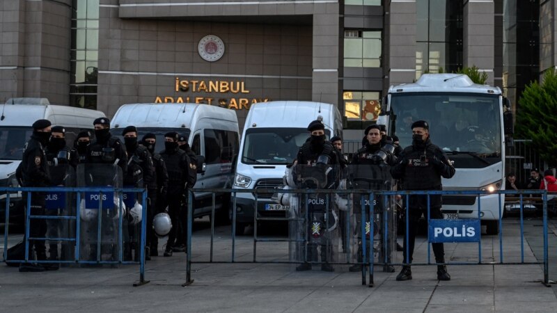 В Турции арестованы семеро подозреваемых в связях с 