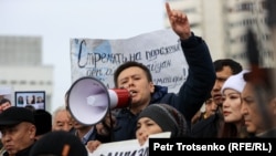 Zhanbolat Mamai speaks at a rally in memory of those killed during the January events in Almaty on February 13.