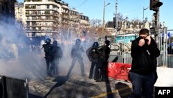 Солзавец против демонстрантите во Париз