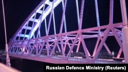 Военная техника РФ на Керченском мосту, 2022 год
