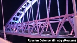 Эшелон с российской техникой на Керченском мосту, февраль 2022 года