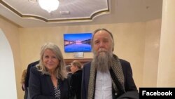 Joëlle Garriaud-Maylam și Aleksandr Dughin pe 15 februarie 2022, în Moldova
