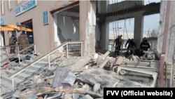 Спасатели МЧС на месте взрыва в Андижанской области Узбекистана
