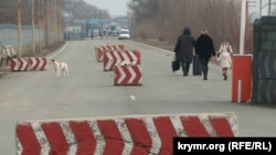 КПВВ «Каланчак» – люди пересекают админграницу с Крымом