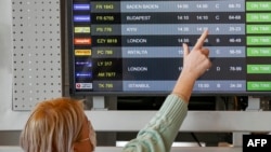 Посольство України: шукали авіаперевізників, бо основні авіакомпанії відмінили рейси, і домовилися за найменшу вартість квитка з можливих (фото ілюстраційне)