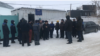 Работники вагоноремонтного предприятия «АГМ Табыс» требуют повышения зарплаты. Актобе, 15 февраля 2022 года