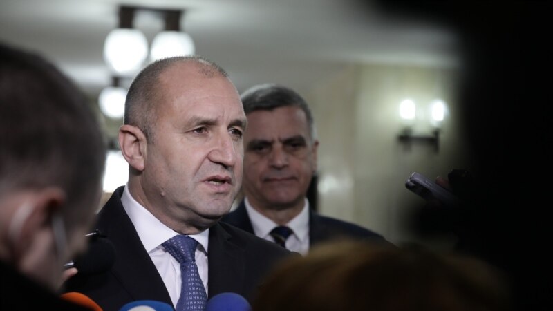 Радев: Ако Петков попушти за Македонија ќе предизвика нова криза