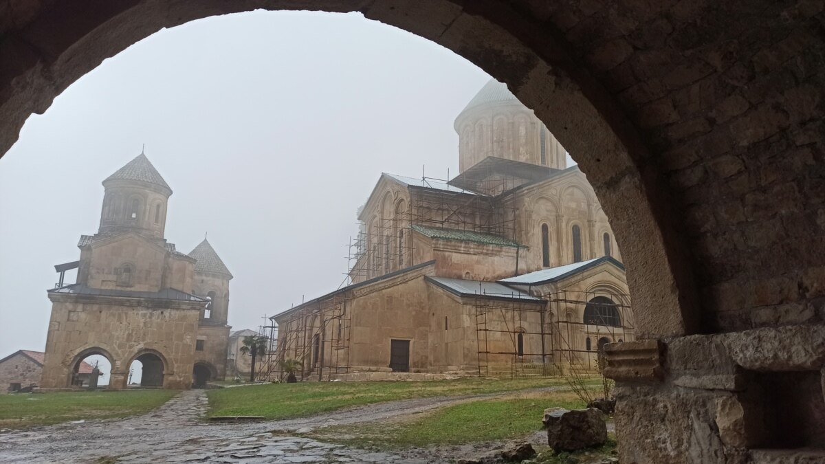 „ევროპა ჩვენი სახლის“ წარმომადგენლები გელათში ავიდნენ
